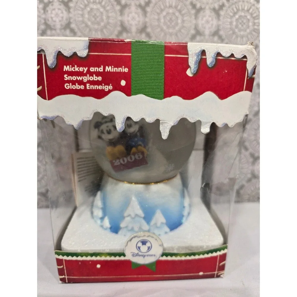 Disney Mickey Minnie Mouse‎ 2006 Christmas Snow Globe with Box